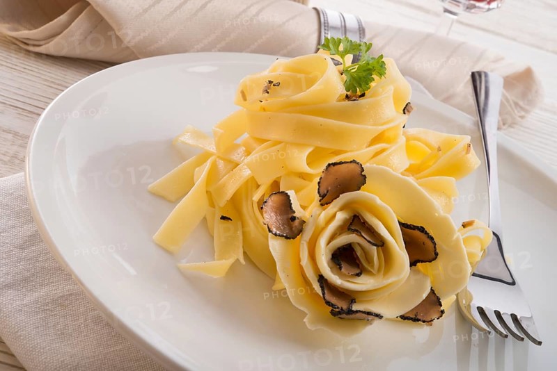 Tagliatelle with summer truffle