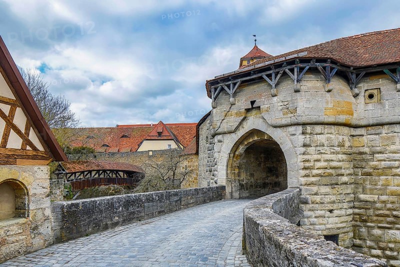 Town gate Spitalbastei or Spitalbastion, covered bridge, Rothenburg ob der Tauber, district of Ansbach, Middle Franconia, Franconia, Free State of Bavaria, Germany, Europe