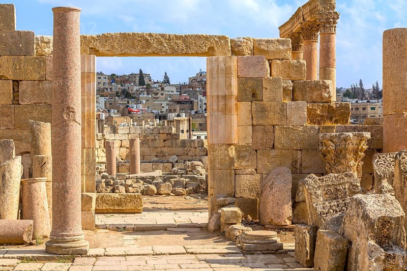 Jerash, Jordan, Columns of ancient street cardo maximus, Ancient Roman Gerasa of Antiquity, Asia