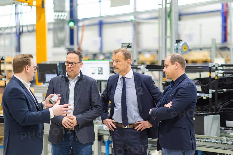 JT Energy Systems is the largest production centre for lithium-ion batteries in the intralogistics industry. On an area of 42, 000 m², lithium-ion batteries are produced and reconditioned to the highest quality standards using modern production technologies. Christoph Remmel (left) from JT Energy Systems, Dirk Panter, Prof Dr Jörg Scheibe, Christian Kleinert - Managing Director - JT Energy, Freiberg, Saxony, Germany, Europe