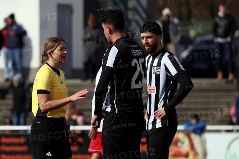 FIFA referee Karoline Wacker (Backnang) warned Fabio Liserra (FC 08 Villingen) to slow down in front of his sending-off in the SW 24-25 RL match: 22nd Sptg: FC 08 Villingen vs KSV Hesse Kassel, Villingen-Schwenningen, Germany / Germany