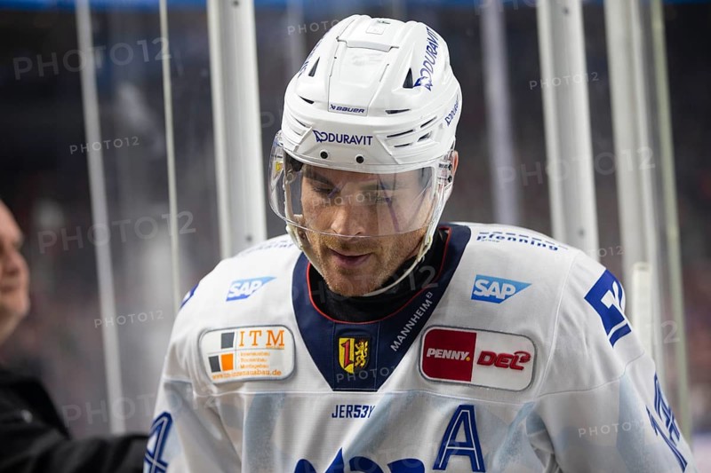 LanxessArena, Cologne, North Rhine-Westphalia, Jordan Szwarz (Adler Mannheim, #14), PENNY DEL, Kölner Haie- Adler Mannheim on 22/09/2024 at the LanxessArena in Cologne Germany