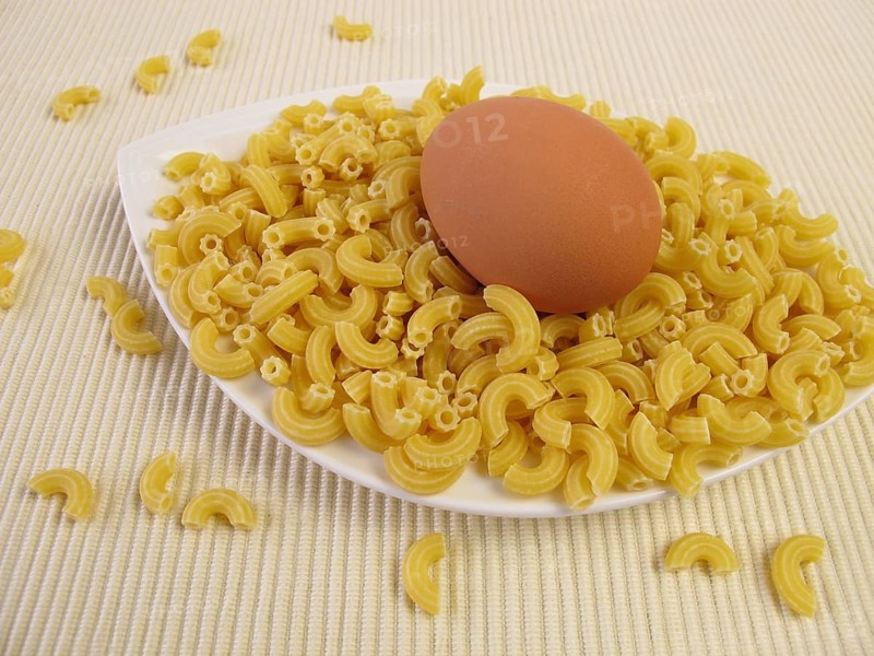 Egg noodles and an egg
