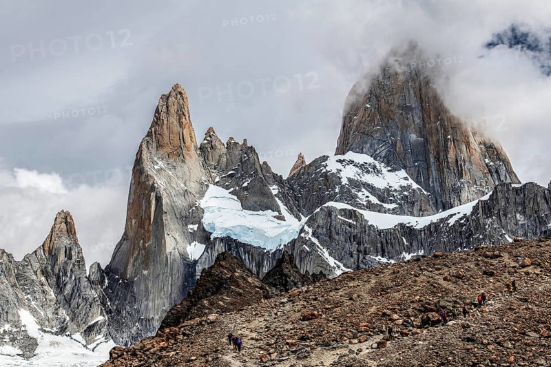 Trekking route Laguna de los Tres with a view of the summit of Fitzroy, El Chaltén, Los Glaciares National Park, Santa Cruz, Patagonia, Argentina, South America