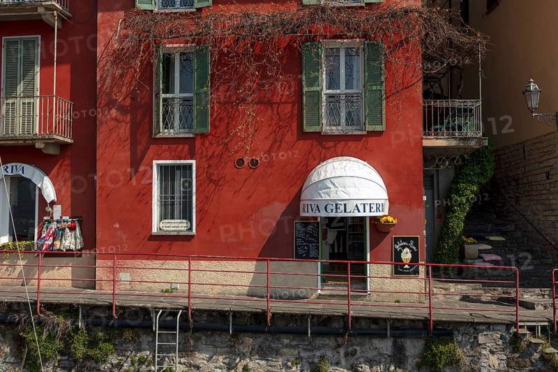 Gelaterie in the historic fishing village of Varenna, Lake Como, Lecco, Lombardy, Italy, Europe