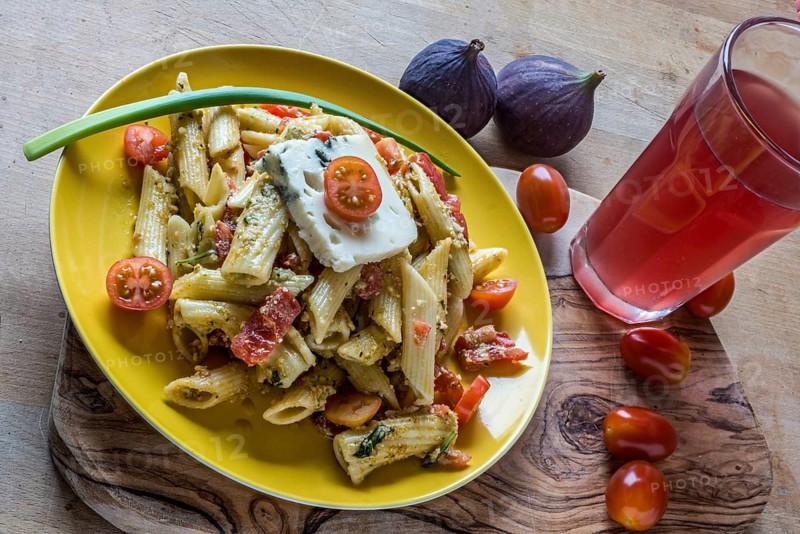 Pasta salad with gorgonzola, figs and Federweißem