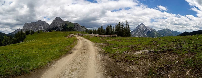 Forest path to Mödlinger Hütte, behind Admonter Kaibling, Admonter Reichenstein, mountain peak in the Admonter-Reichenstein group, panoramic view, Gesäuse National Park, Styria, Austria, Europe