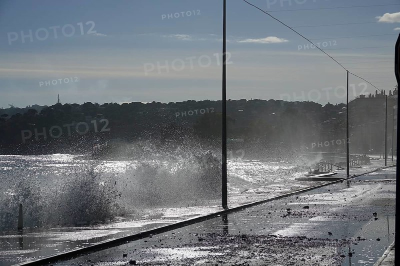 Destruction on the coast of the Côte d'Azur in Roquebrune Cap Martin and Menton after storm in connection with heavy rain, washed away beach promenade, destroyed boats, flooded infrastructure, clean-up work, department Alpes-Maritimes, region Provence Alpes Côte d'Azur, France, Mediterranean Sea, symbolic image climate change, Europe
