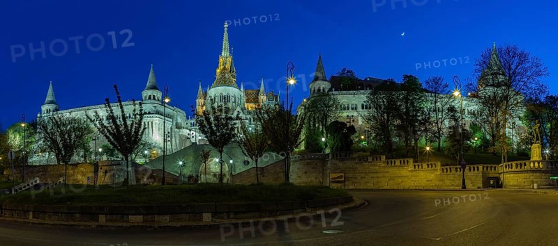 A picture of the Fisherman's Bastion at night