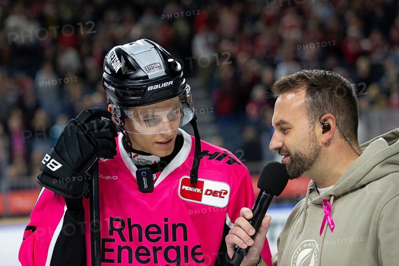 LanxessArena, Cologne, North Rhine-Westphalia, Jan-Luca Sennehnn (Cologne Sharks, #17), PENNY DEL, Cologne Sharks- Staubing Tigers on 03/10/2024 at the LanxessArena in Cologne Germany