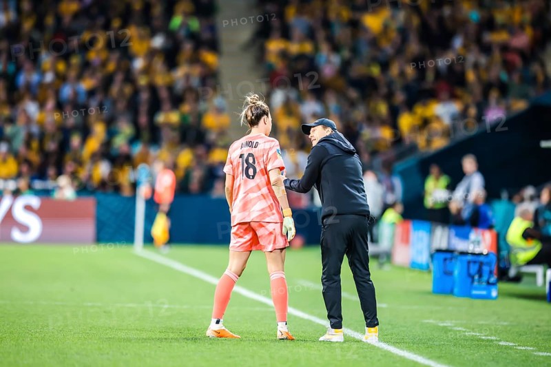 BRISBANE, AUSTRALIA, JULY 27: Tony Gustavsson, head coach of Australia and Mackenzie ARNOLD of Australia as Matildas and Australia plays Nigeria at the FIFA Women's World Cup Australia & New Zealand 2023 at Brisbane Stadium on July 27, 2023