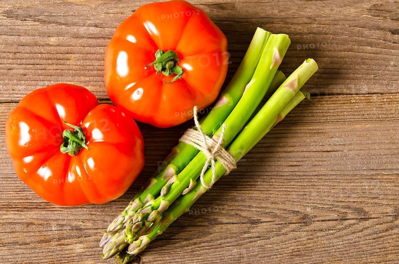 Asparagus and tomatoes