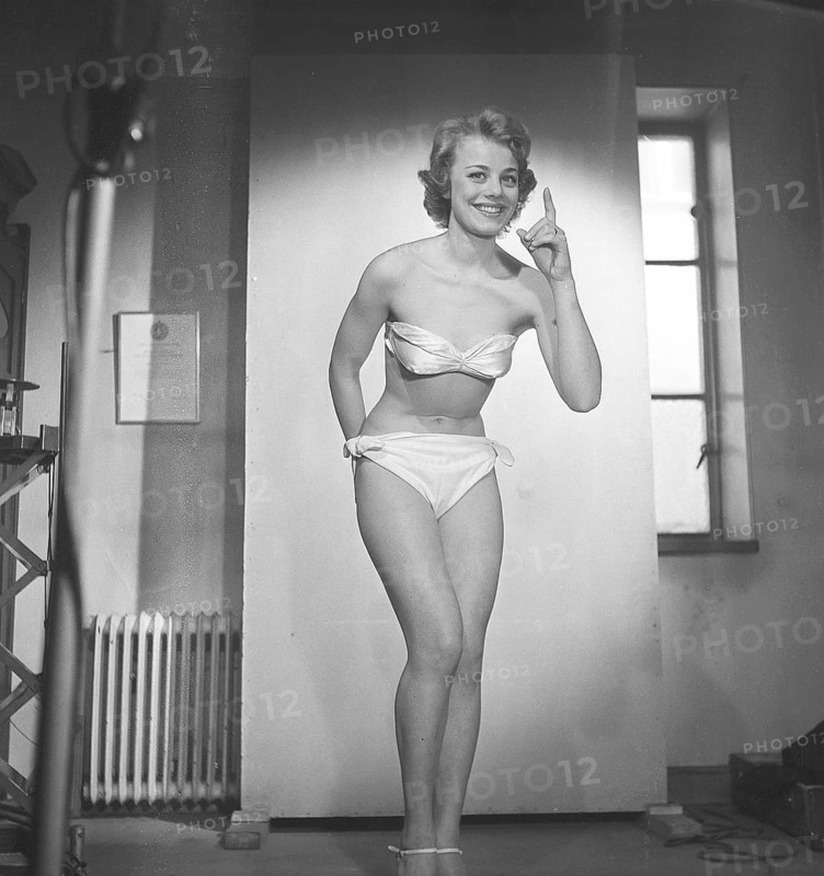 Woman of the 1950s. Young swedish girl pictured wearing a bikini. Sweden 1954. Photo Kristoffersson ref BP19-4