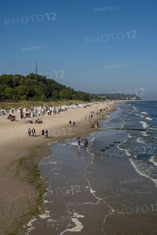 Sandy beach beach with beach chairs and tourists, view from the pier, Heringsdorf, Usedom Island, Baltic Sea, Mecklenburg-Western Pomerania, Germany, Europe