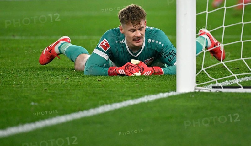Goalkeeper Alexander Nübel VfB Stuttgart (33) disappointed at the ground MHPArena, MHP Arena Stuttgart, Baden-Württemberg, Germany, Europe