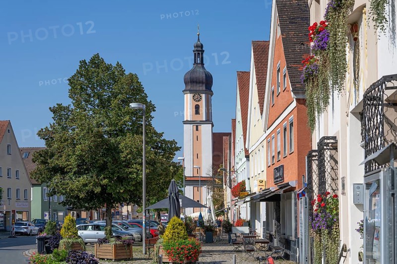 Historic old town houses behind the Church of the Assumption of the Virgin Mary, Allersberg, Middle Franconia, Bavaria, Germany, Europe