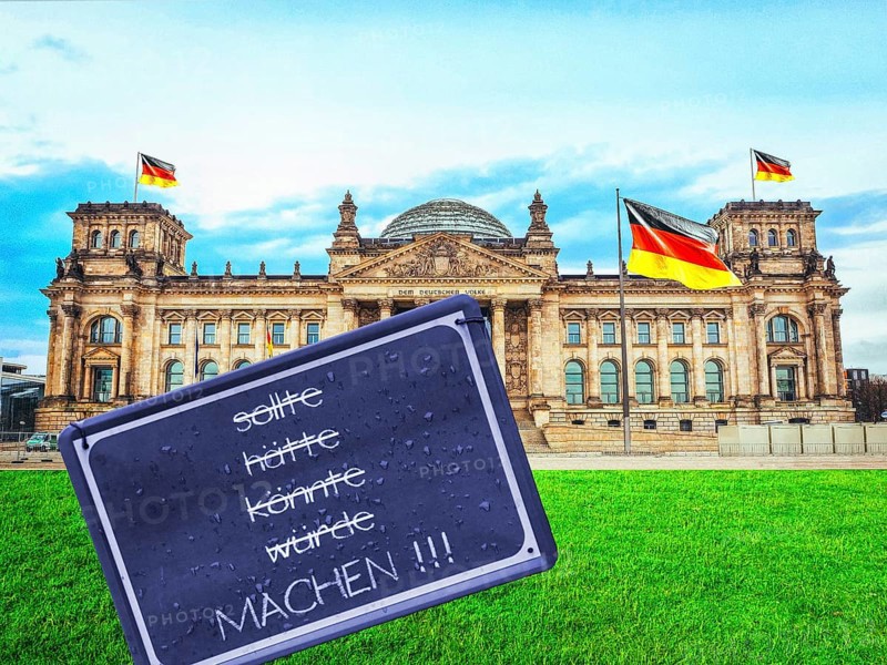 Symbolic image, Bundestag, new government 2025, make sign with request, world crisis, wars, autocracies, democracy in danger, urgently needed reforms, planning for the future, no politician haggling, hope, partnership USA in danger, Russia threat, Nato, cohesion, humanity