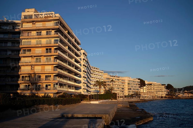 View of hotels, apartment hotels, Santa Ponça, Calvià, evening mood, sunset, Majorca, Balearic Islands, Balearic Islands, Spain, Europe