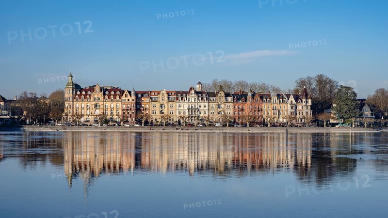 Art Nouveau facades, historic townhouses on Seestrasse with the Seerhein, Constance funnel, Lake Constance, Constance district, Baden-Württemberg, Germany, Europe