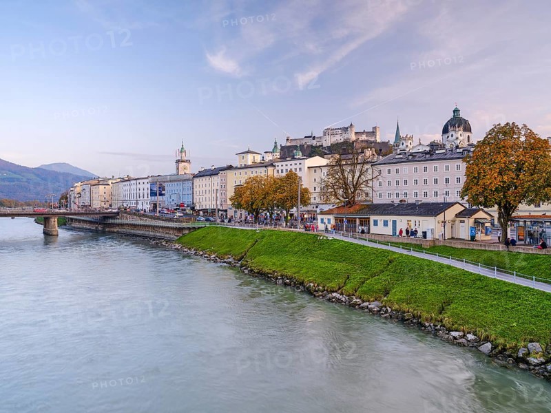 View of the fortress Hohen Salzburg, old town of Salzburg, Salzach, autumn, Salzburg, Austria, Europe