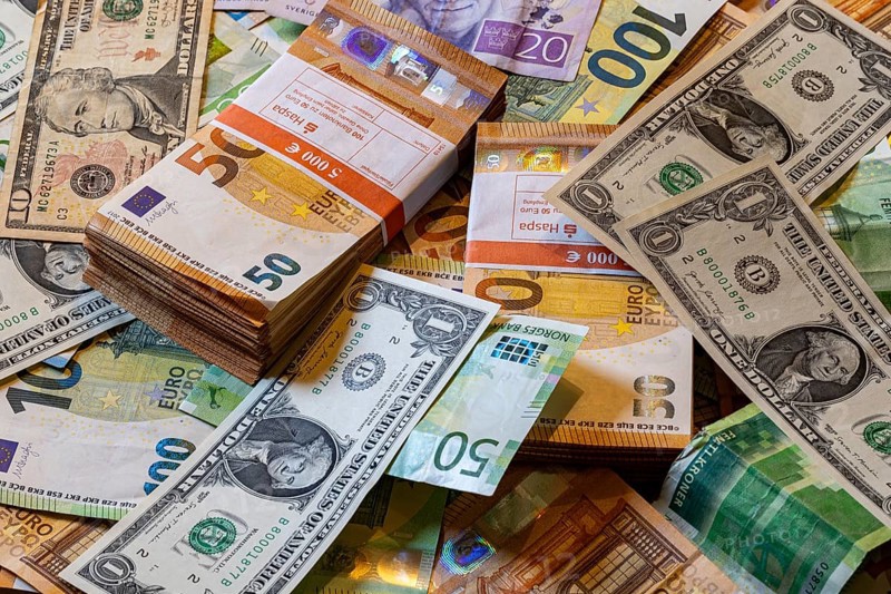Banknotes, euro, US dollar, Norwegian krone and Swedish krona. euro also in bundles