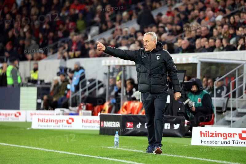 Thumbs up: Coach Christian Streich (Freiburg) saw a very good performance from his team in the 1st FBL match: 22-23: 15th Sptg. SC Freiburg, FC Union Berlin DFL REGULATES PROHIBIT ANY USE OF PHOTOGRAPHS AS IMAGE SEQUENCES AND/OR QUASI-VIDEOn Photo: Joachim Hahne/johapress