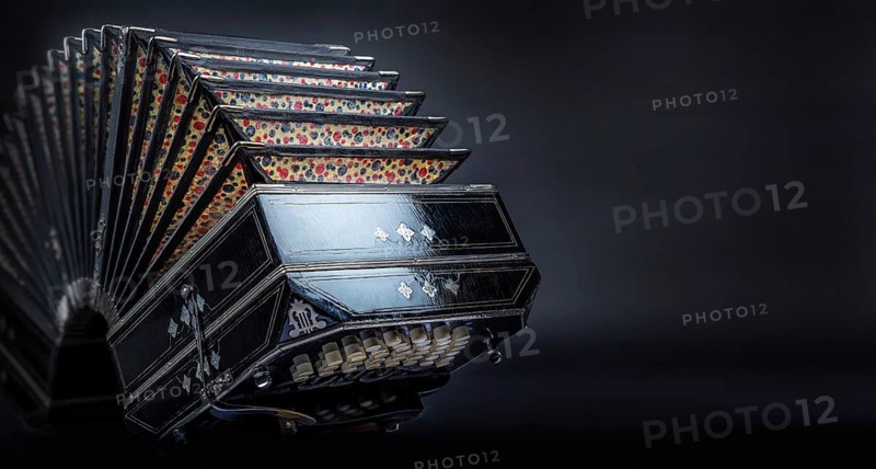close up of an bandoneon