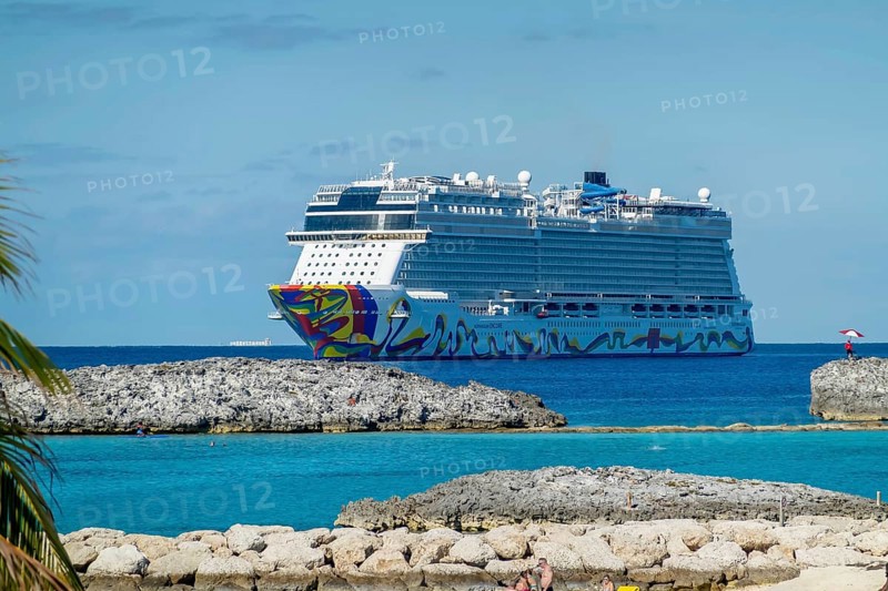 Caribbean Marvel: Norwegian Encore Gracefully Unveils Great Stirrup Cay, A Private Paradise in the Bahamas, Welcoming Vacationers to Sun-Kissed Bliss
