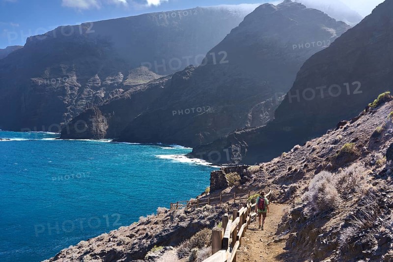 Hiking trail from Playa de la Caleta to Punta San Lorenzo, cliffs near Hermigua, La Gomera, Canary Islands, Spain, Europe