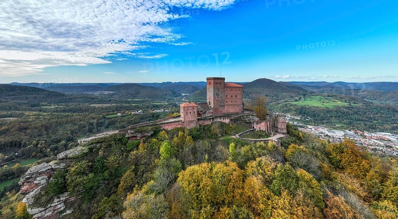 Aerial view, Reichsburg Trifels, Annweiler, Palatinate, Rhineland-Palatinate Forest in autumn, Germany, Europe