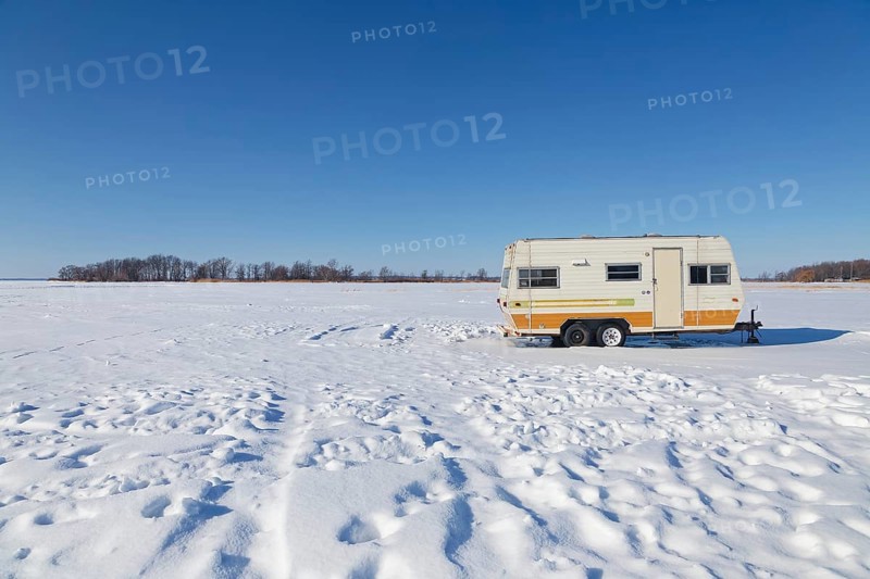 Winter, caravan trailer on the Saint Lawrence River, Province of Quebec, Canada, North America