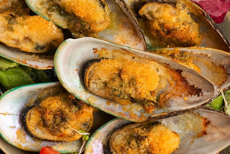 Homemade Baked Clams with Garlic and Parsley