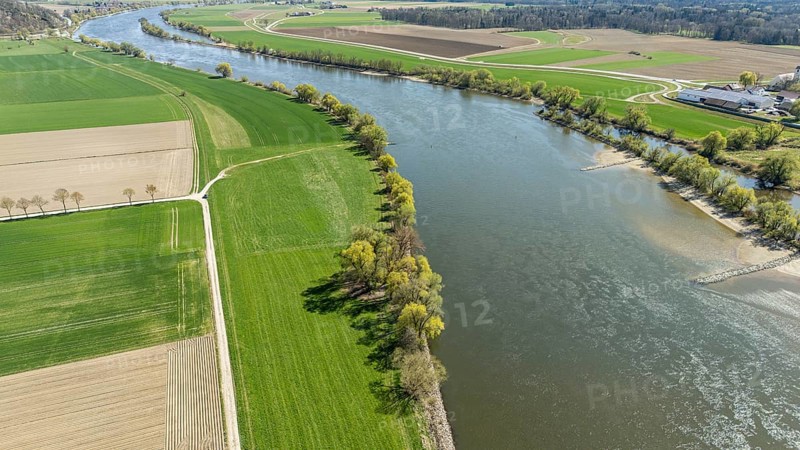 Greened bank areas with neighbouring fields and a meandering river (Danube) in a rural landscape, Bogen, Lower Bavaria
