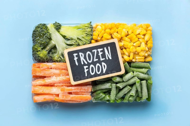 Flat lay arrangement frozen food 6