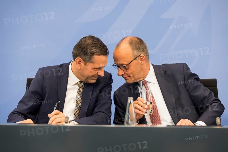 Olaf Lies (SPD, Minister President of Lower Saxony) and Federal Chancellor Merz (CDU, Federal Chancellor) during a press conference after the consultation between Federal Chancellor Friedrich Merz and the heads of government of the federal states in the Federal Chancellery, Berlin, 18 June 2025