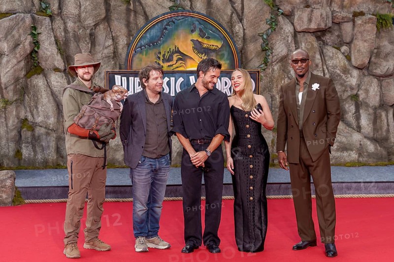 Director Gareth Edwards, Jonathan Bailey, Scarlett Johansson and Mahershala Ali at the German premiere of the adventure film Jurassic World, the rebirth at Berlin's Zoo Palast on 18 June 2025