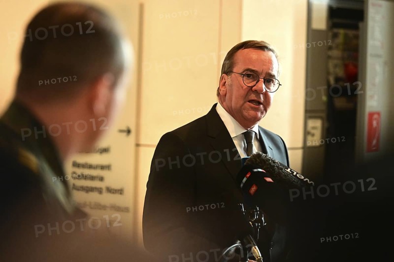 Defence Minister Boris Pistorius (SPD) informs media representatives about the increase in the defence budget at a press conference in the Reichstag