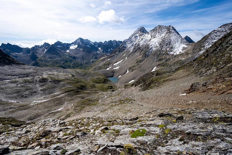 View at Kesselkeessattel, mountain landscape with summit Roter Knopf and Kleiner Hornkopf, Wiener Höhenweg, Schober group, Hohe Tauern National Park, Carinthia, Austria, Europe