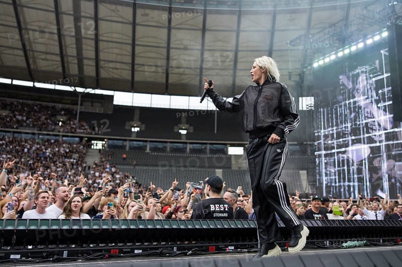 Emily Armstrong, lead singer of Linkin Park live on From Zero World Tour 2025 at the Olympiastadion Berlin on 18 June 2025