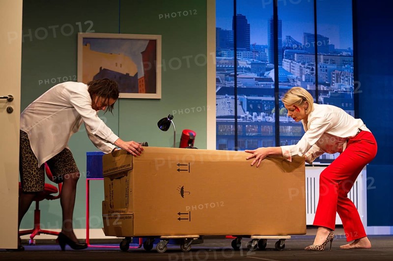 Julia Grimpe - Claudia, Katrin Schwingel - Dorothee, murder colleagues, photo rehearsal on 16/06/2025 at the Berliner Kriminal Theater, Berlin, premiere: 06/07/2025 at The Lakeside, Strausberg