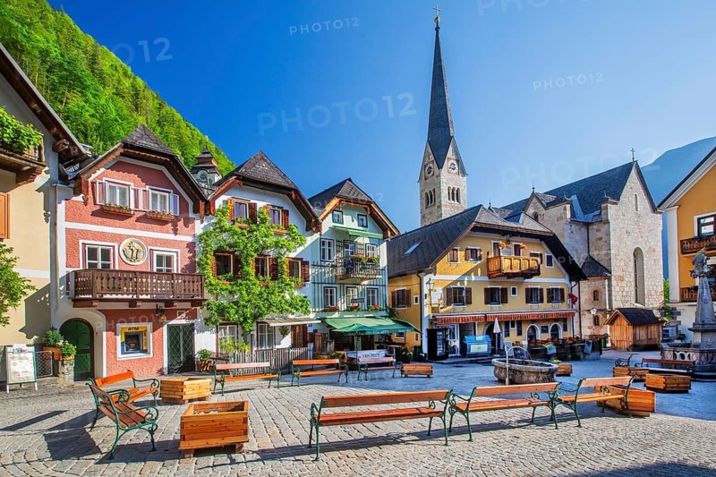 Market square in the town centre, Hallstatt, Lake Hallstatt, UNESCO World Heritage Site, Salzkammergut, Upper Austria, Austria, Europe