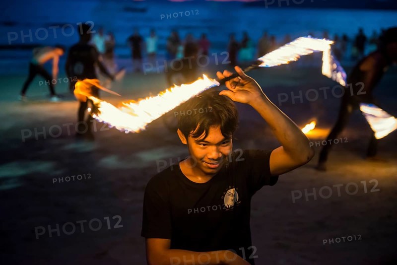 Fire show, jugglers with fire, Ao Nang Beach, sunset, Ao Nang, Krabi, Thailand, Asia