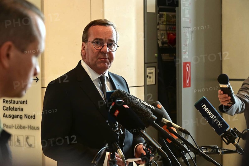 Defence Minister Boris Pistorius (SPD) informs media representatives about the increase in the defence budget at a press conference in the Reichstag