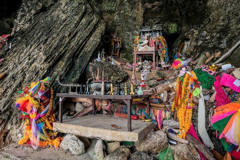 Princess Cave, Phra Nang Cave Shrine, Ao Phra Nang Beach, Railay Beach, Ao Nang, Krabi, Thailand, Asia