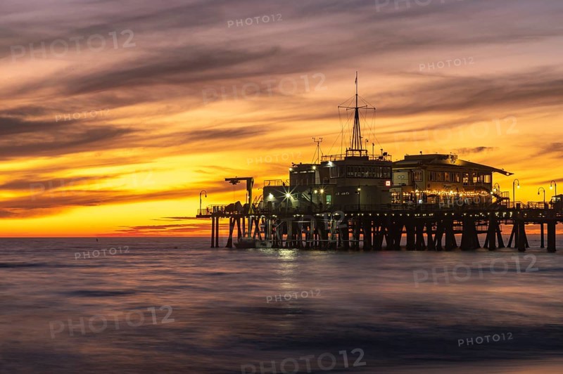 A picture of the Santa Monica Pier at sunset