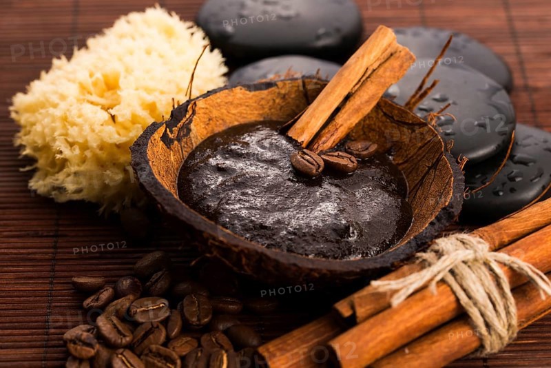 Homemade face and body organic all natural coffee scrub (peeling) with cinnamon