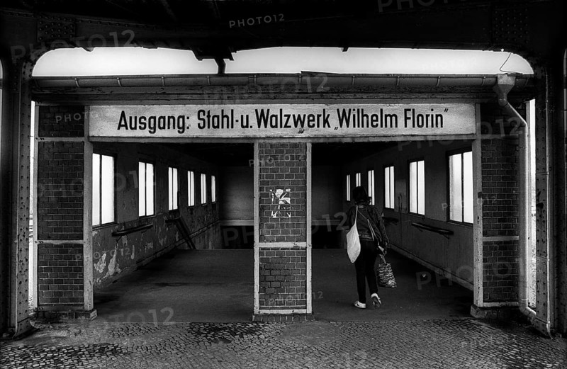 Germany, Hennigsdorf, 14.04.1992, Hennigsdorf railway station, exit: Stahl - u. Walzwerk Wilhelm Florin, Europe