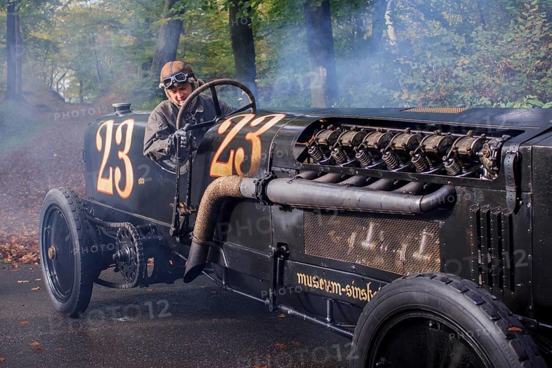 Photo session and press conference at the Essen Motor Show 2013, Brutus experimental vehicle with BMW aircraft engine and American La France chassis