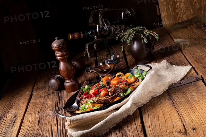 Tender beef with various vegetables