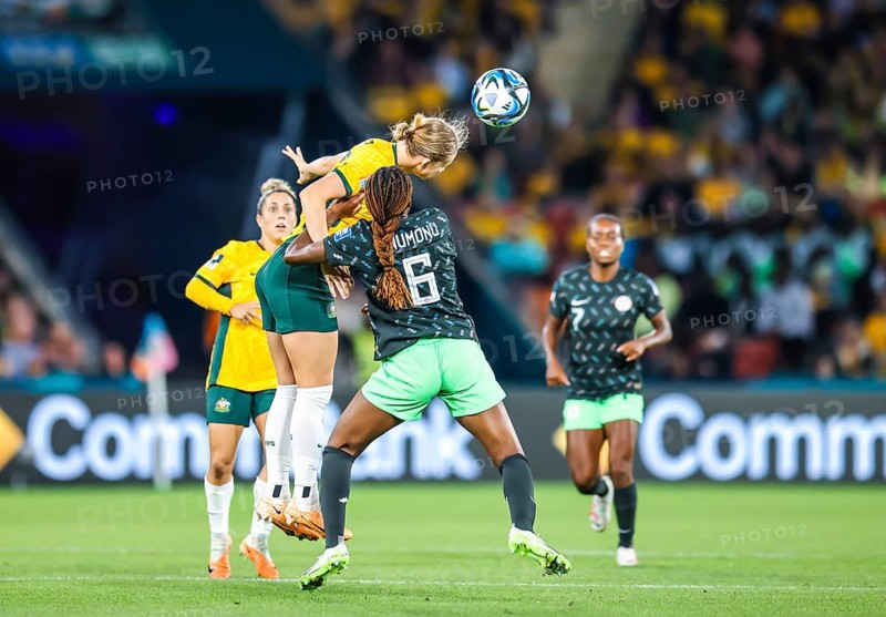 BRISBANE, AUSTRALIA, JULY 27: Ifeoma ONUMONU of Nigeria and Clare Hunt of Australia compete as Australia plays Nigeria at the FIFA Women's World Cup Australia New Zealand 2023 at Brisbane Stadium on July 27, 2023